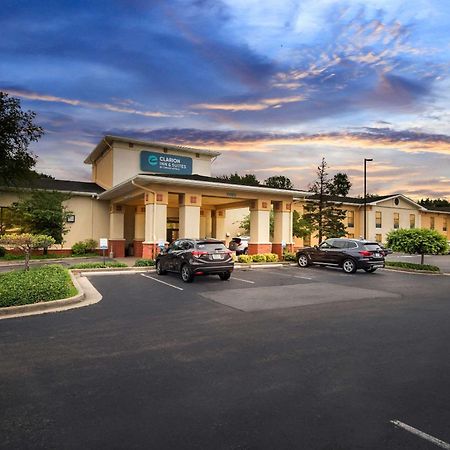 Clarion Inn & Suites Northwest Индианаполис Экстерьер фото