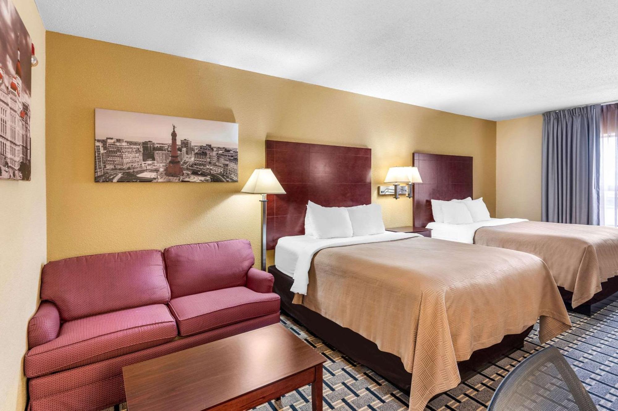 Clarion Inn & Suites Northwest Индианаполис Экстерьер фото