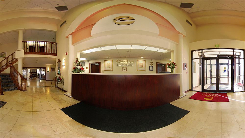 Clarion Inn & Suites Northwest Индианаполис Экстерьер фото